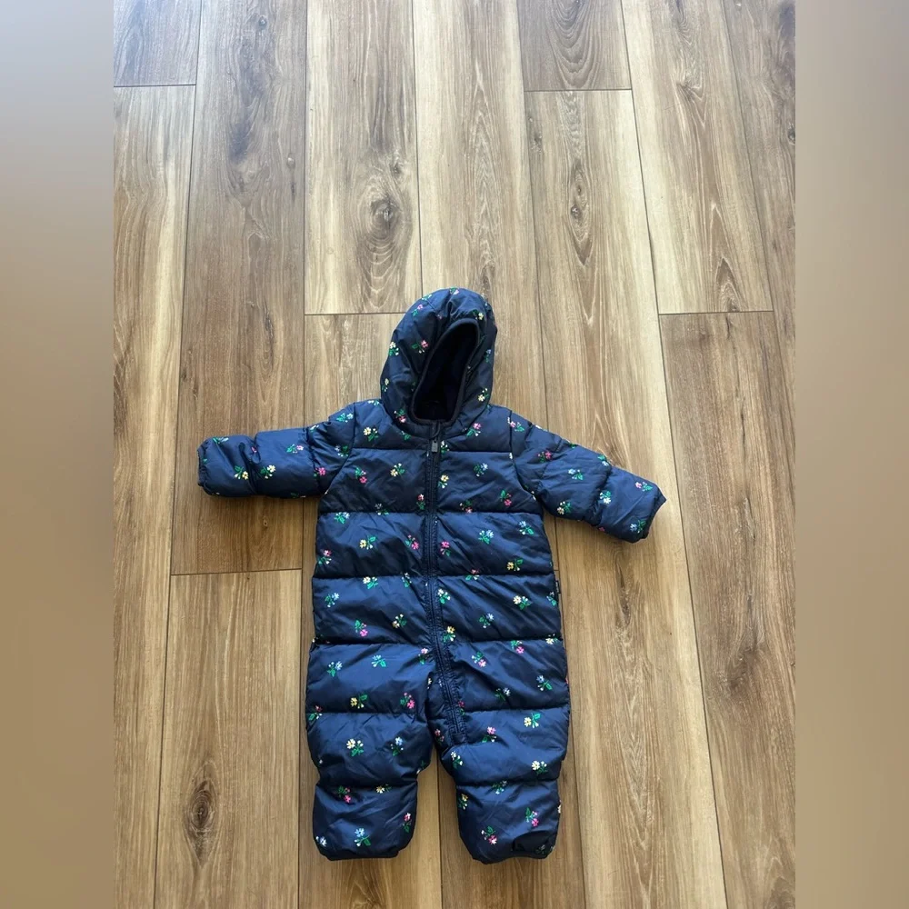 Baby Gap Floral Print Puffer Snowsuit one piece size 0-6 months